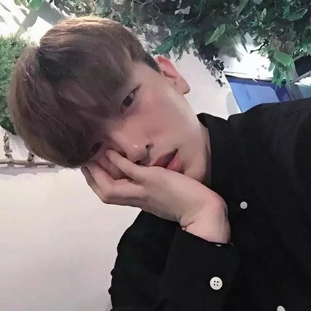 师娜菡朗