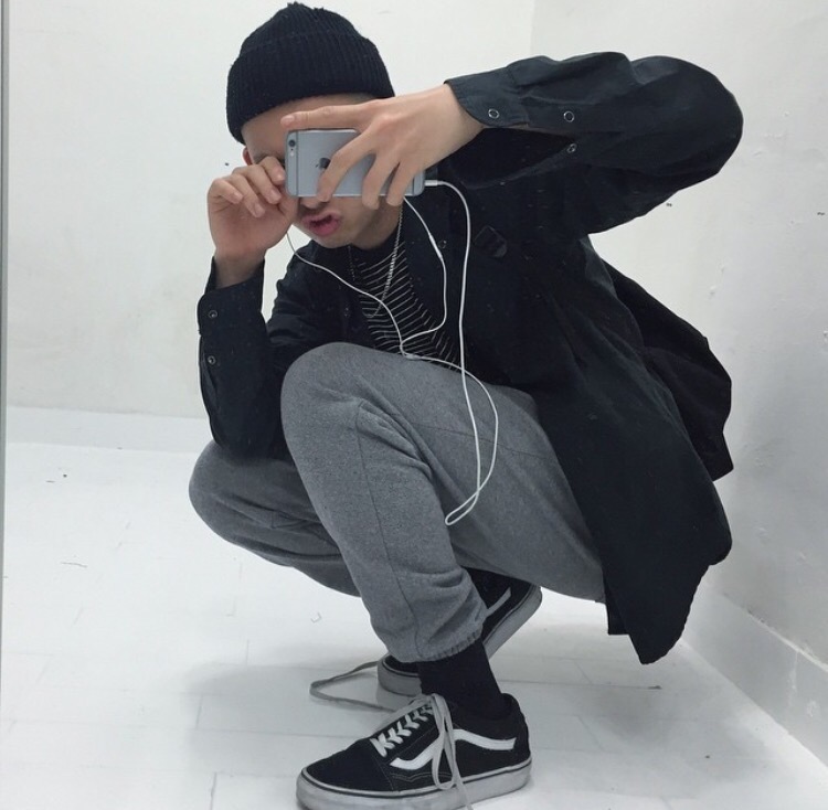 仲言苇菲
