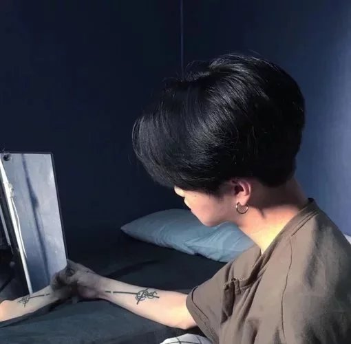 李菡聪妮
