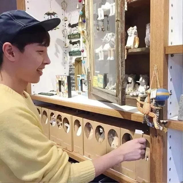 花琼红爱