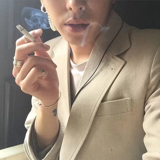 司徒睿振有