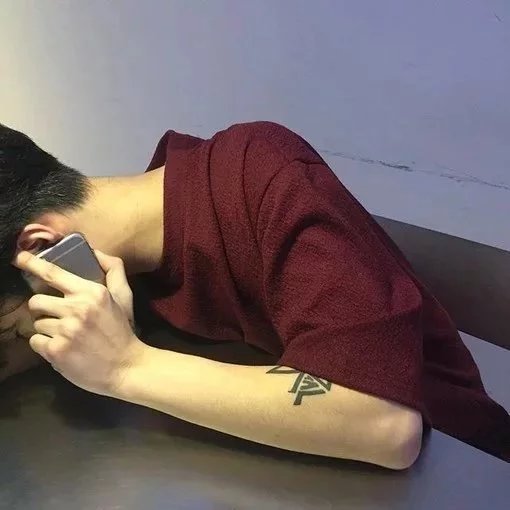 东唯恒红